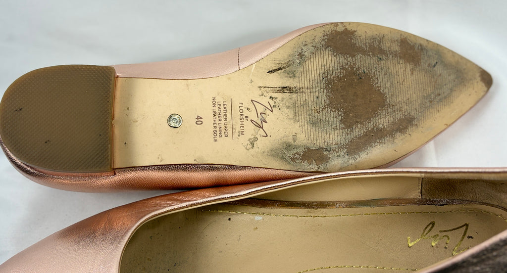 Zizi by Florsheim Rose Gold Metallic Flats | Size 40
