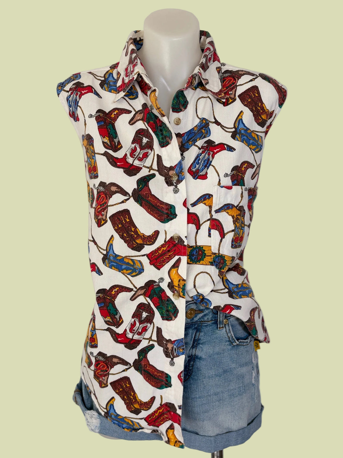 Quizz New York Vintage Western Boots Print Sleeveless Shirt, size S – preloved at Second Signature