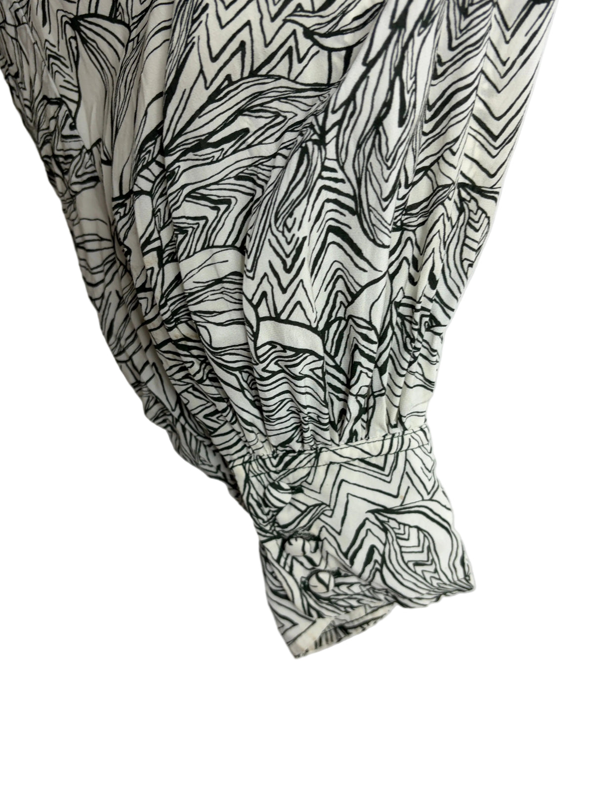Witchery Malachite Shoulder Detail Dress in green & white floral – view 6 of 9