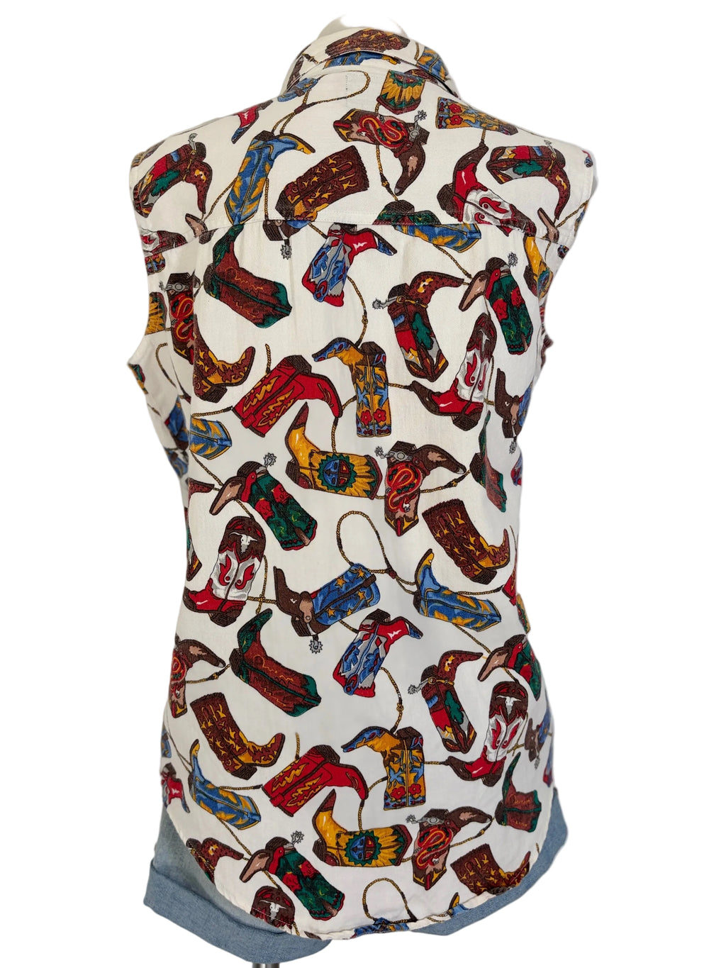 Quizz New York Vintage Western Boots Print Sleeveless Shirt – view 5 of 7